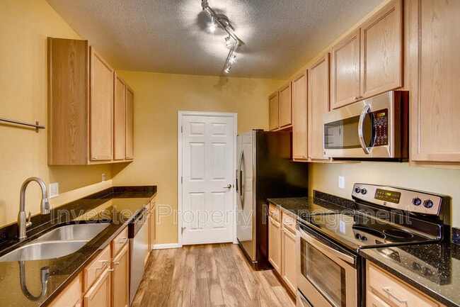 Building Photo - 15700 E Jamison Dr