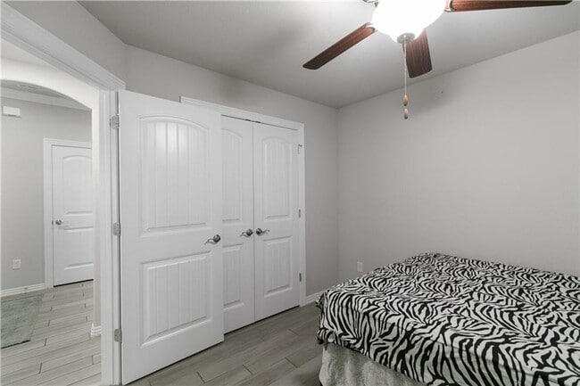 Building Photo - Great home perfect for backyard entertaining