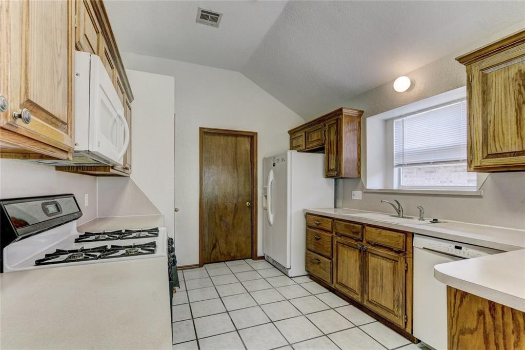 Building Photo - 305 Waterfront Dr