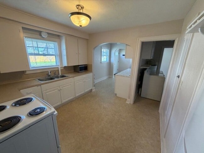 Building Photo - Cozy Chehalis home