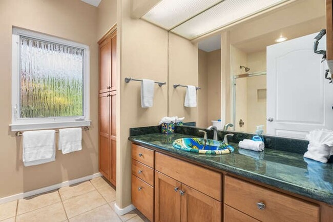 Building Photo - Beautiful Home in Gated Community