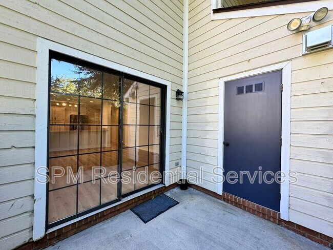 Building Photo - 1703 S 41st St