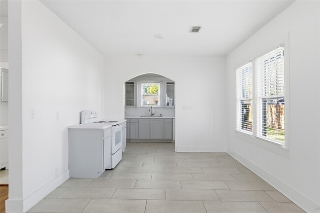 Building Photo - 3808 State Hwy 3