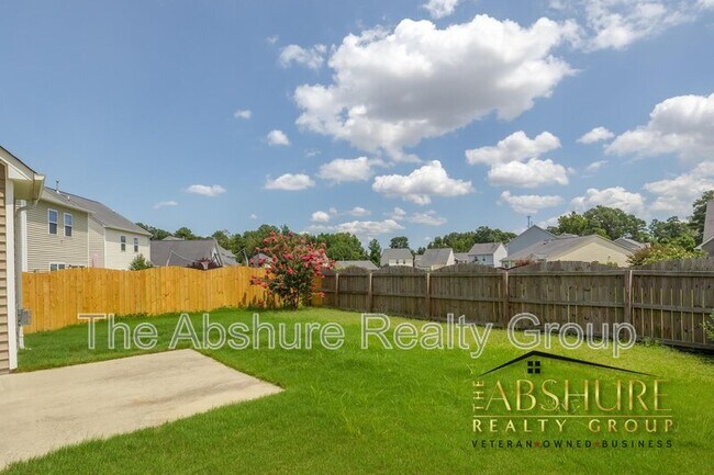 Building Photo - 535 Smith Ridge Way