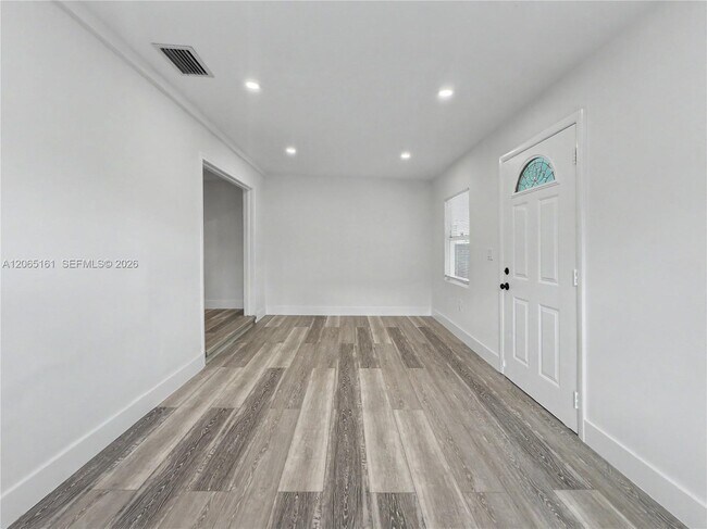 Building Photo - 228 NW 39th St