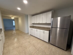 Building Photo - 202 2nd St