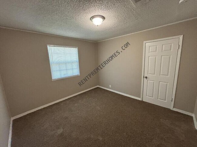 Building Photo - 404 N Scott St