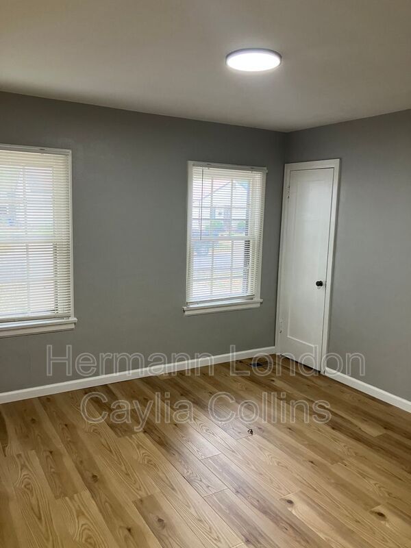Building Photo - 8031 Aline Ave
