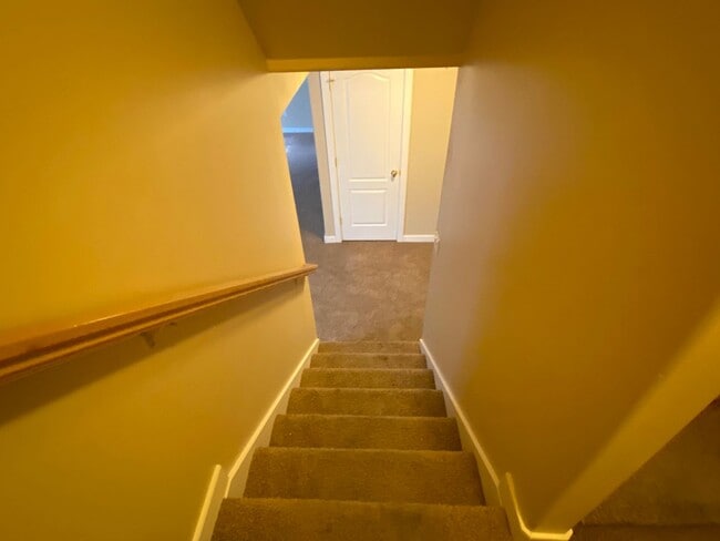 Building Photo - Half Price 1st Month! Beautiful 4 Bedroom 3.5 Bathroom Town Home In Logan