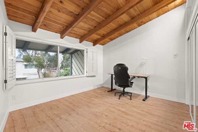 Building Photo - 621 California Ave