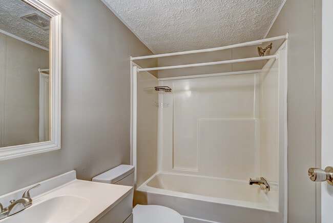 Building Photo - 3351 Appletree Ct