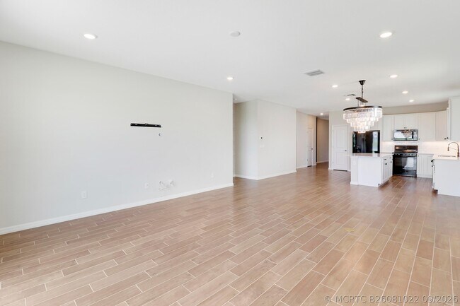 Building Photo - 12545 SW Gray Fox Ln