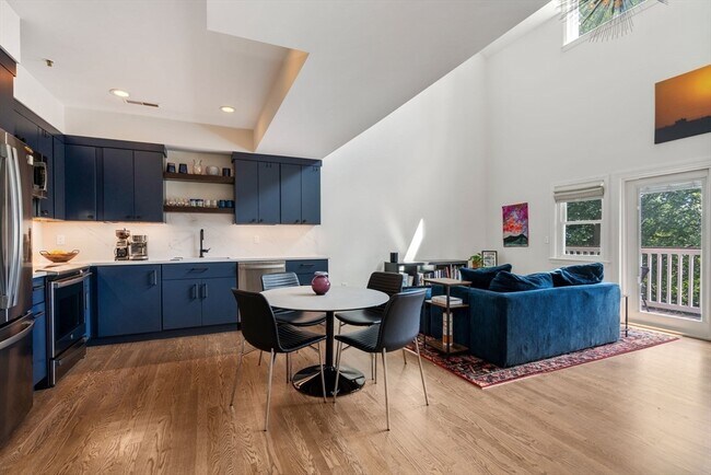 Building Photo - 112 Highland Ave