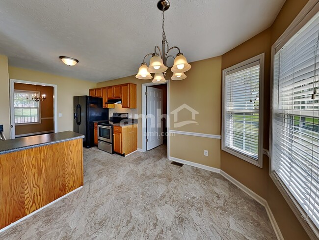 Building Photo - 115 Crenshaw Dr