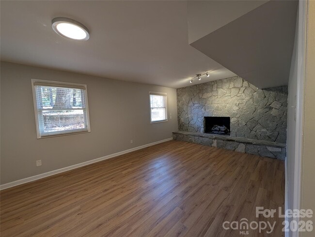 Building Photo - 3331 Donovan Pl