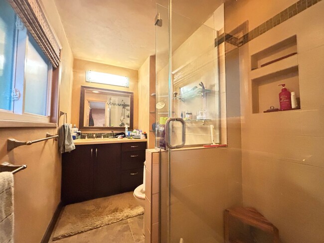 Building Photo - Large 4 Bedroom Home Close to Cook Family ...