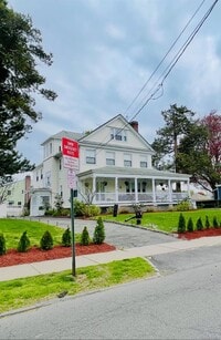 Building Photo - 210 Elm St