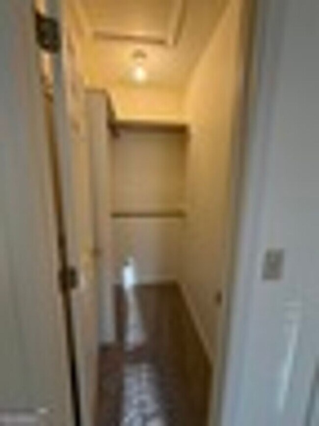 Building Photo - 444 Admiral's Walk Dr