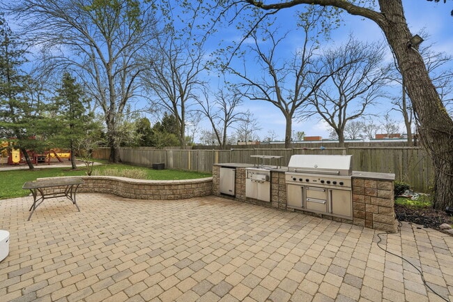 Building Photo - 2181 2nd St