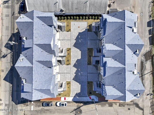 Building Photo - 95-99 Bay Ave