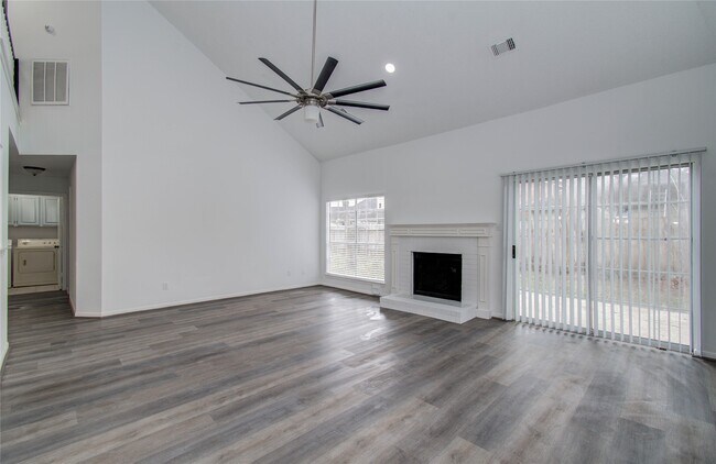 Building Photo - 2106 Spyglass Dr