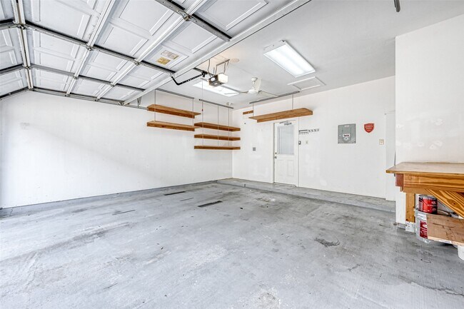 Building Photo - 9850 Pagewood Ln