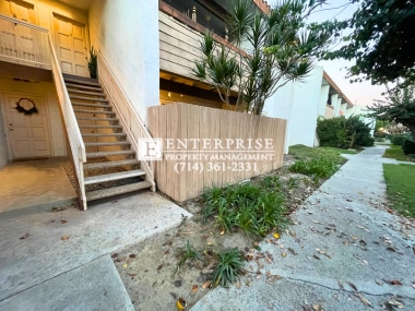 Primary Photo - Freshly Updated 2-br Condo in South Coast Metro Area