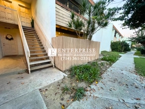 Building Photo - Freshly Updated 2-br Condo in South Coast Metro Area