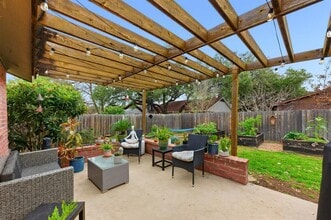 Building Photo - 6609 Lancret Hill Dr