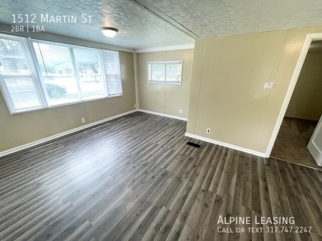 Building Photo - 2 Bedroom Quiet dead end street