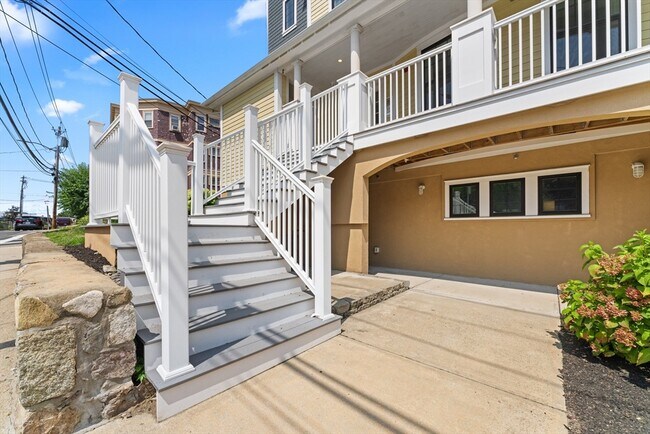 Building Photo - 152-154 Savin Hill Ave