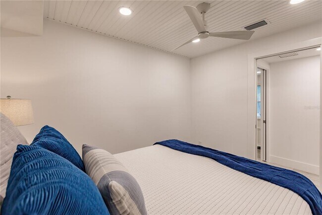 Building Photo - 6042 W Peppertree Way