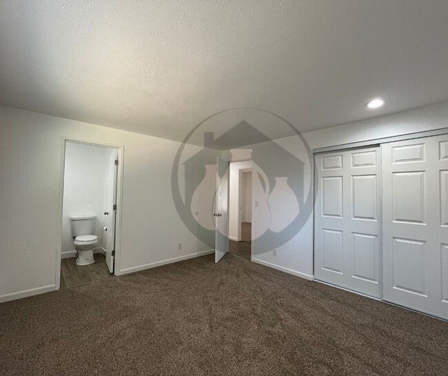 Building Photo - Single Level House- New Flooring-Freshly P...