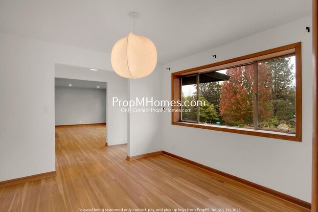 Building Photo - Gorgeous 4 Bedroom Mid-Century Modern in SW!