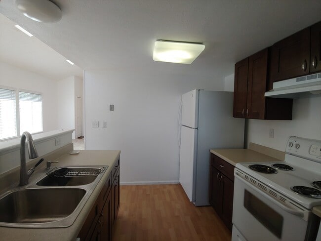 Building Photo - 2340 E Cherrywood Dr