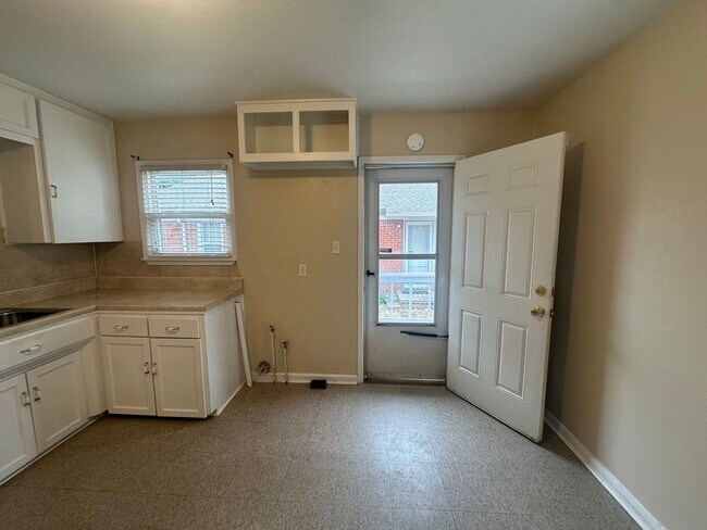 Building Photo - 332 Babb Dr