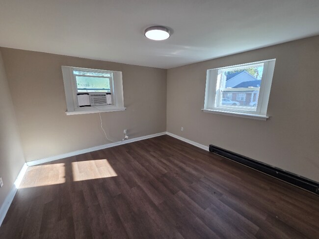 Building Photo - 2422-2424-2424 Tinnell Ct