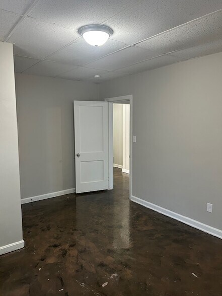 Building Photo - 6050 OH-14