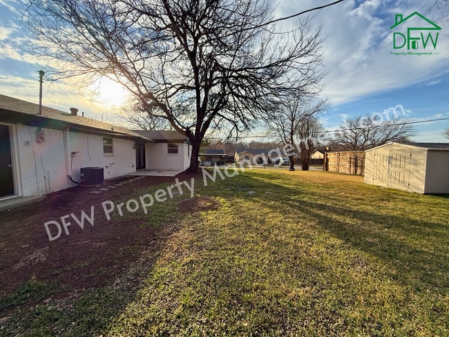 Building Photo - Beautifully Renovated 4-Bedroom Home with Large Backyard in Watauga!