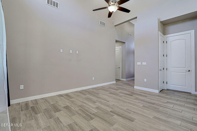 Building Photo - 1031 Vinton Ave