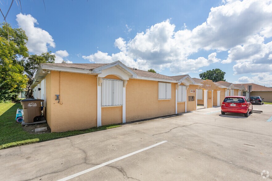 Building Photo - 1321 SE 8th Ave