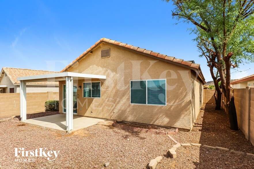 Building Photo - 2965 W Lone Cactus Dr