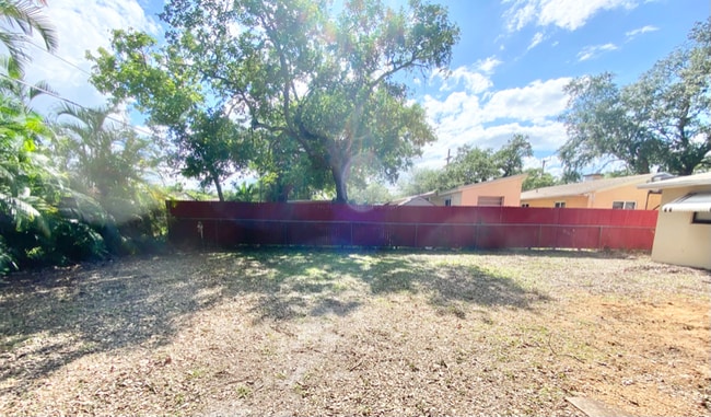 Building Photo - 6144 SW 30th St