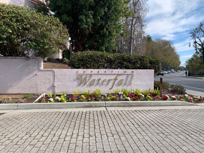 Building Photo - 10252 Danube Dr