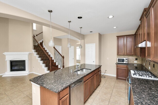 Building Photo - 6843 Bears Path Ln