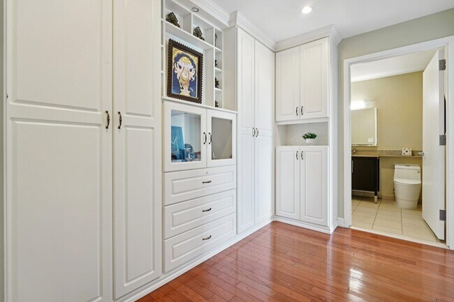 Building Photo - 20 Newport Pkwy