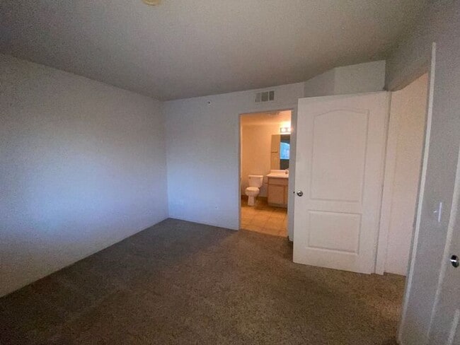 Building Photo - NW Reno Luxury Condo - Fitness Center, Poo...