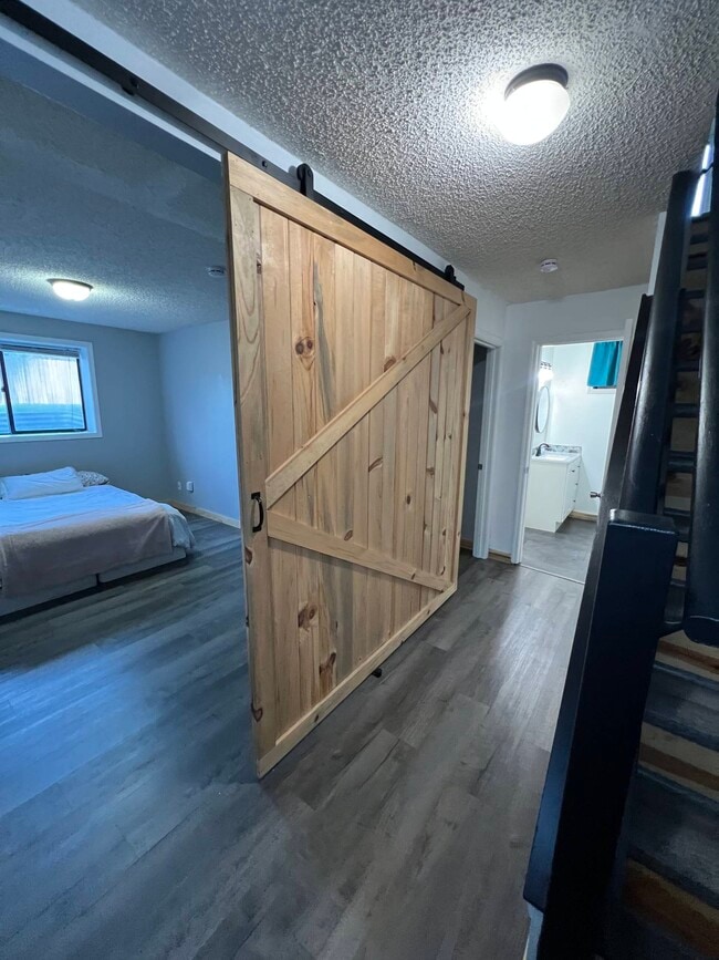 Building Photo - 100 Hills W Way