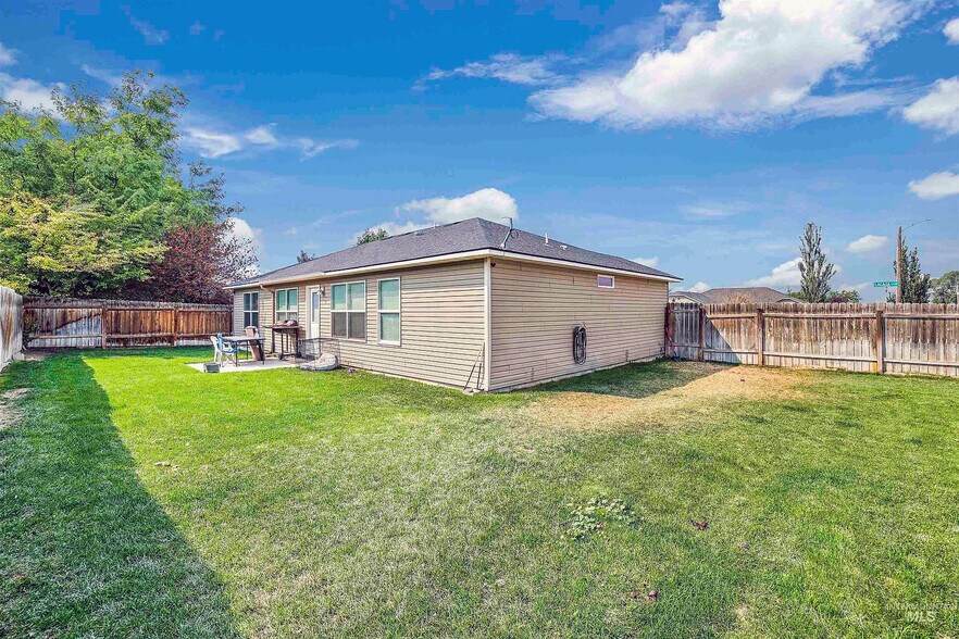 Building Photo - 402 Lacasa Loop