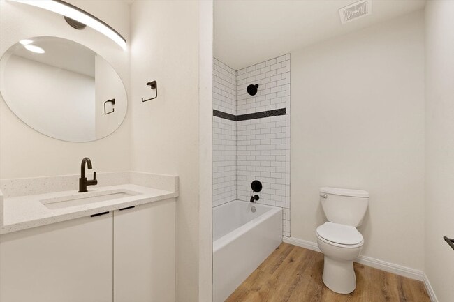 Building Photo - Magnolia Condos- 2 Bed + Study, 3 Bathrooms